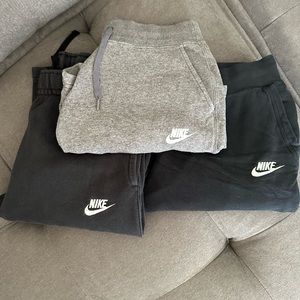 Women’s Nike bundle!! 2 pants and 1 shorts